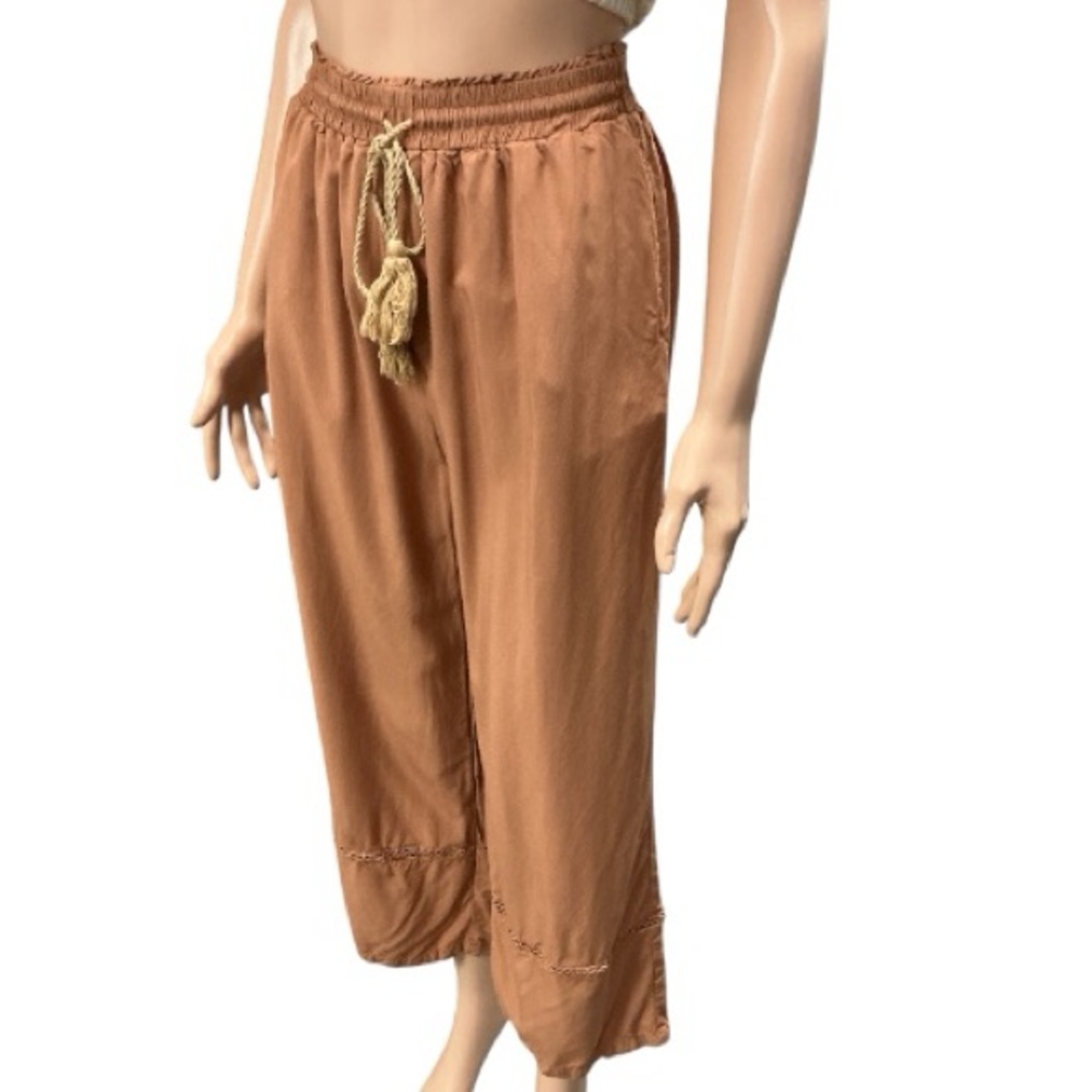 Allegra K - NWOT - Tan Wide-Leg Cropped Pants